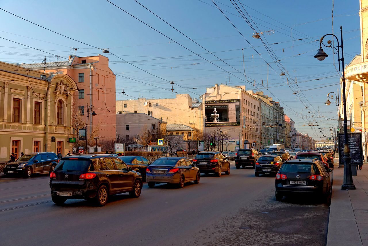 Реклама на экранах в Санкт-Петербурге - Литейный проспект, 13